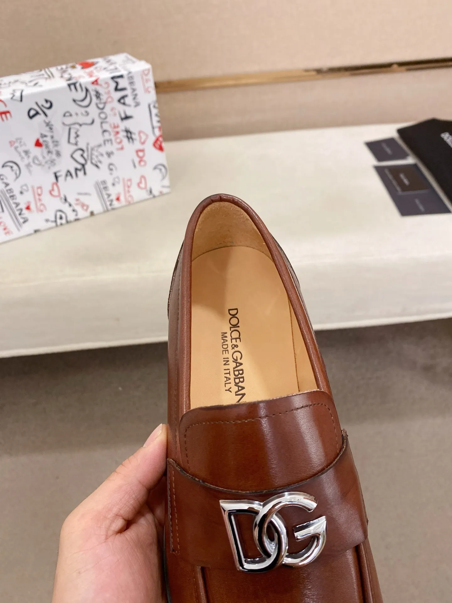 Men's clothing and shoes💰 520💰🌲DG top-notch🔍🔍men's new leather shoes🚹sold at the same time⚠The uppers are imported cowhide from Italy, the entire imported cowhide lining, and imported accessories💪💪, completely 1⃣️ vs. 1⃣️🇮🇹 💪💪, ⚠Sole: The original sole is specially provided by the original factory, the exclusive movable molded sole is super comfortable, ⚠Original factory follow-up goods, 🔍🔍high quality, can be entered and exited at will, welcome to compare ⚠Size number: 38-44. Can be customized 45 non-returnable